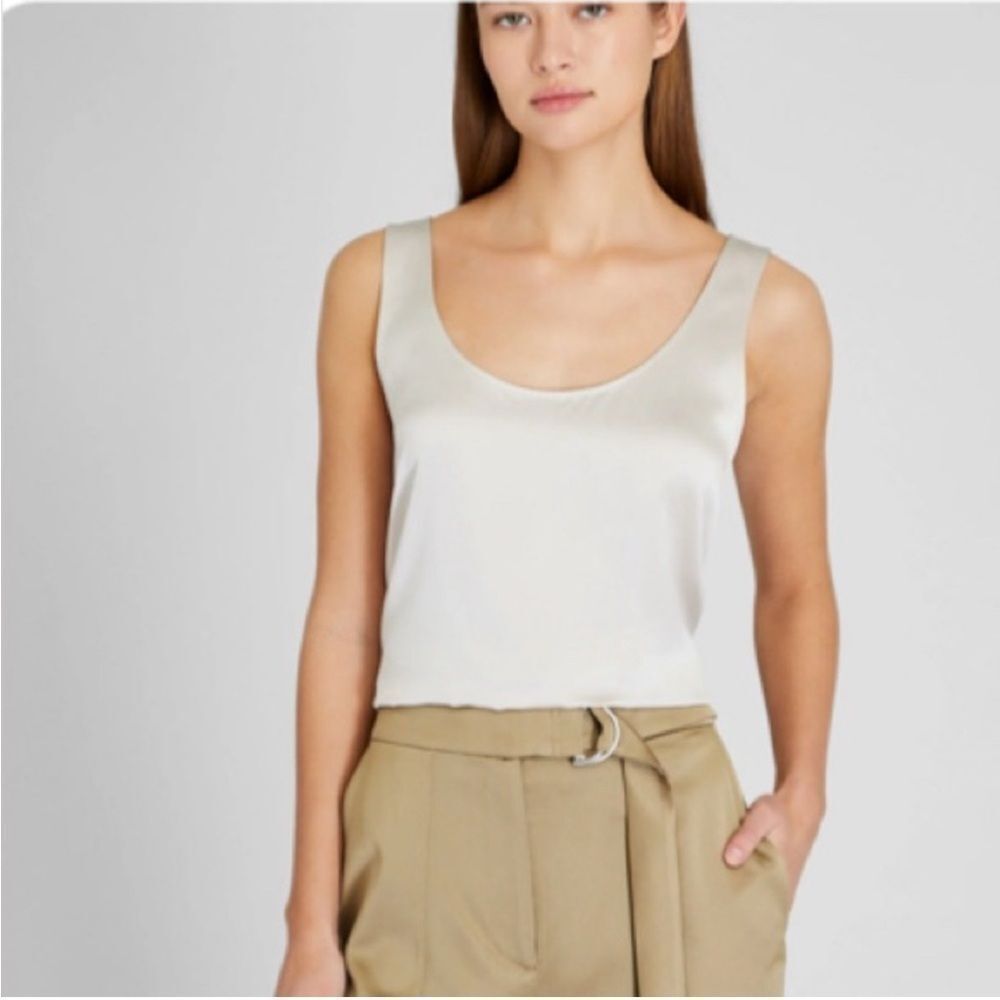 Club Monaco Silk Scoop Neck Luxe Shirttail Hem Top
